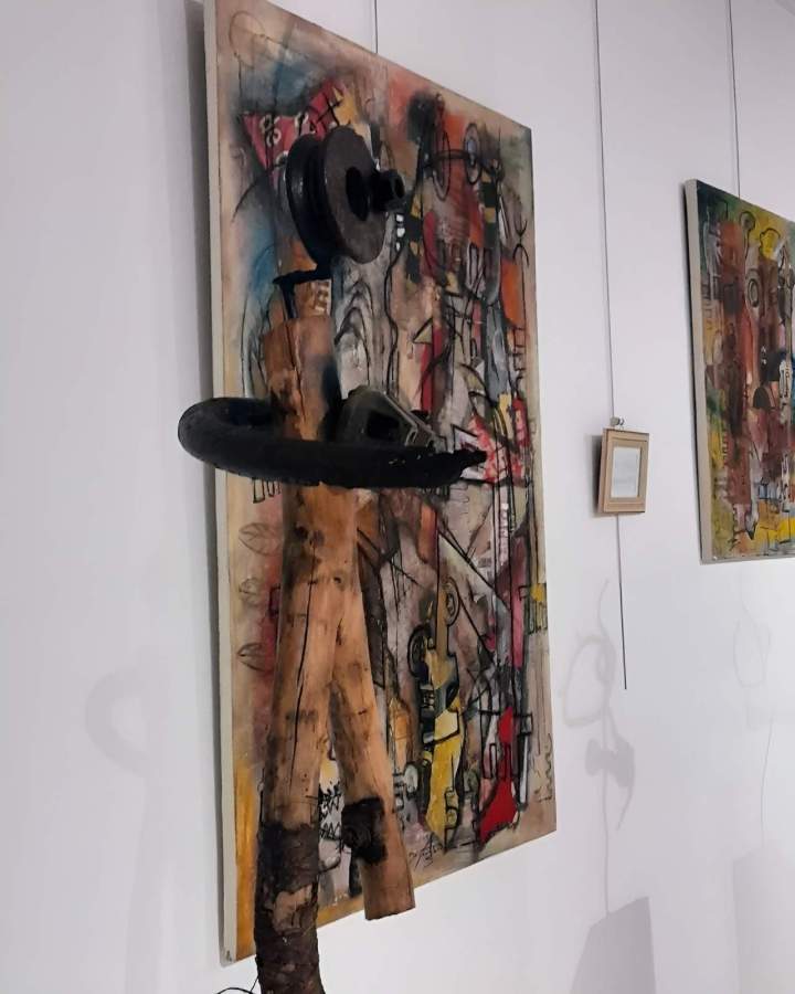 Peinture abstraite et sculpture en relief Guadeloupe