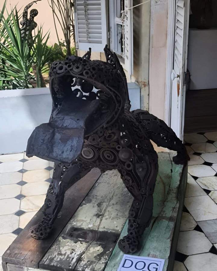 Sculpture chien en métal Guadeloupe