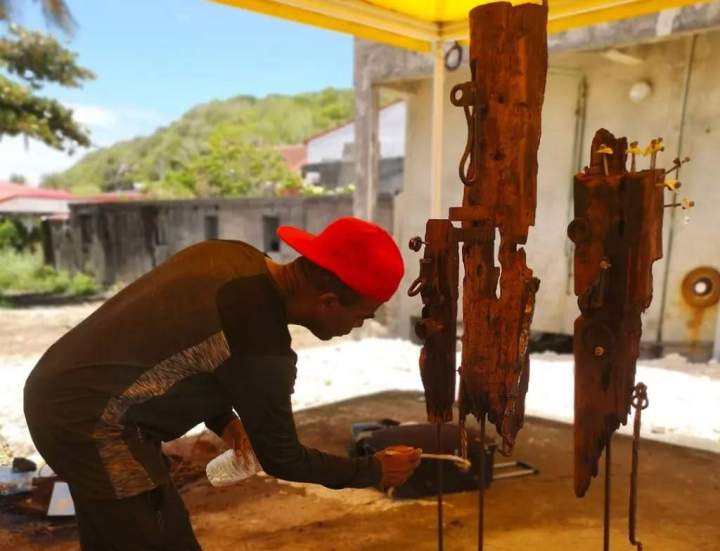 Sculpture stylisée Guadeloupe